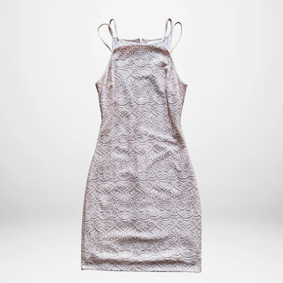 Romantic, Quiet Luxury | Blush Lace Dress | GUESS Size 0 | Wedding Guest - Picture 2 of 5